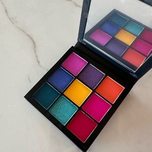 Hudabeauty Electric Obsessions Palette